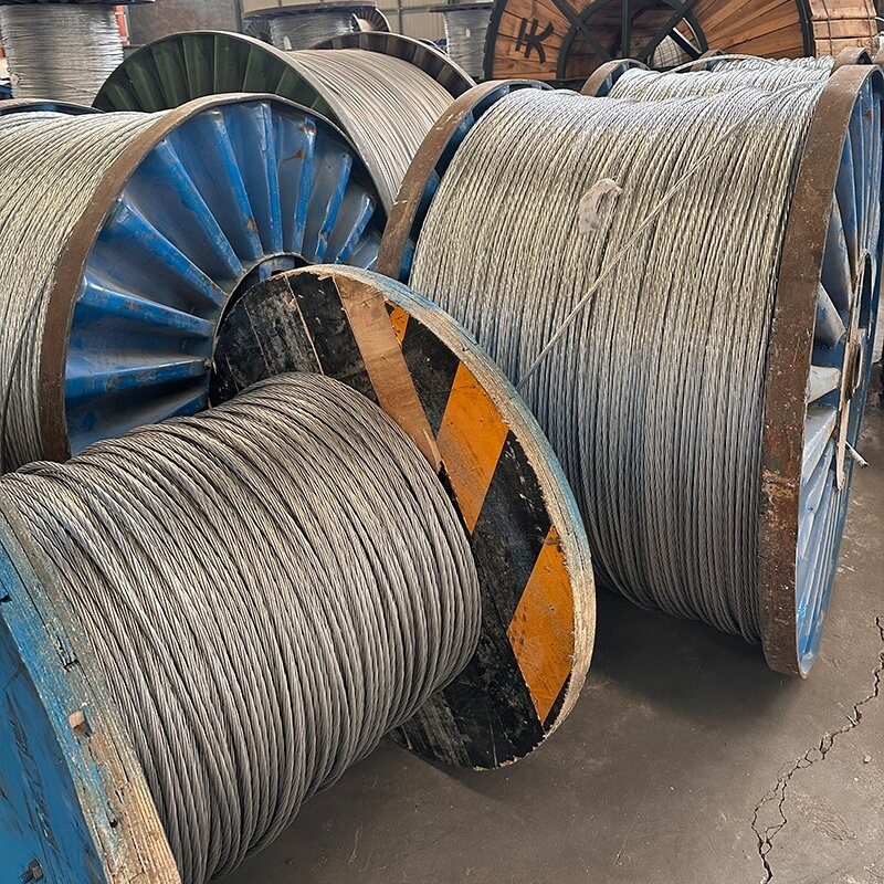 Wire rope reels ready for industrial use